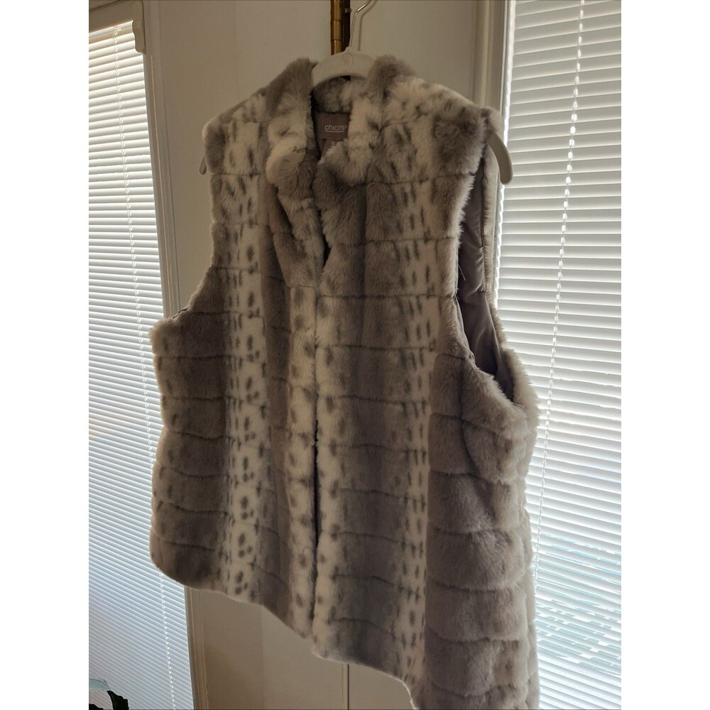 Womens Chico's Grey White Snow Cat Quilted Faux Fur Vest 3US/XL